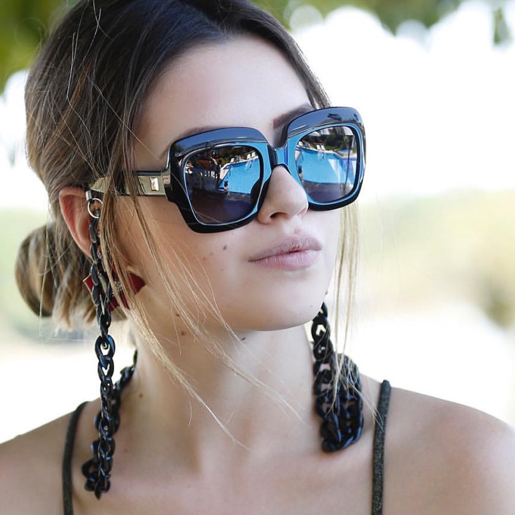 Why glasses chains are more fashionable than you think– FRAME CHAIN